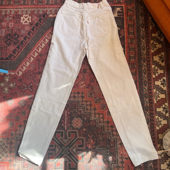 Vintage Levi’s white  high waisted women's button fly 501 Levis. Size 25 - Picture 6 of 7